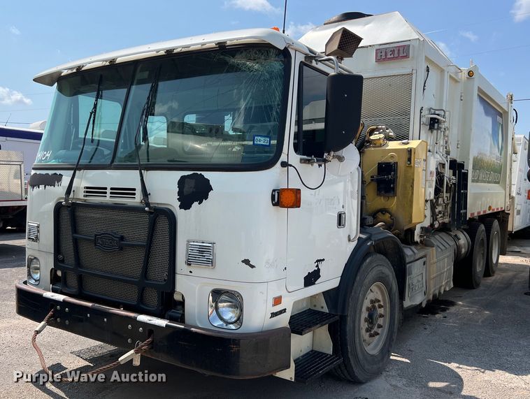 2014 AutoCar Xpeditor refuse truck - EJ3004