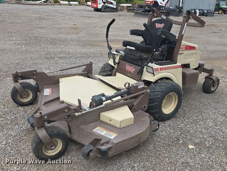 2019 Grasshopper  932 ZTR lawn mower - EK2139