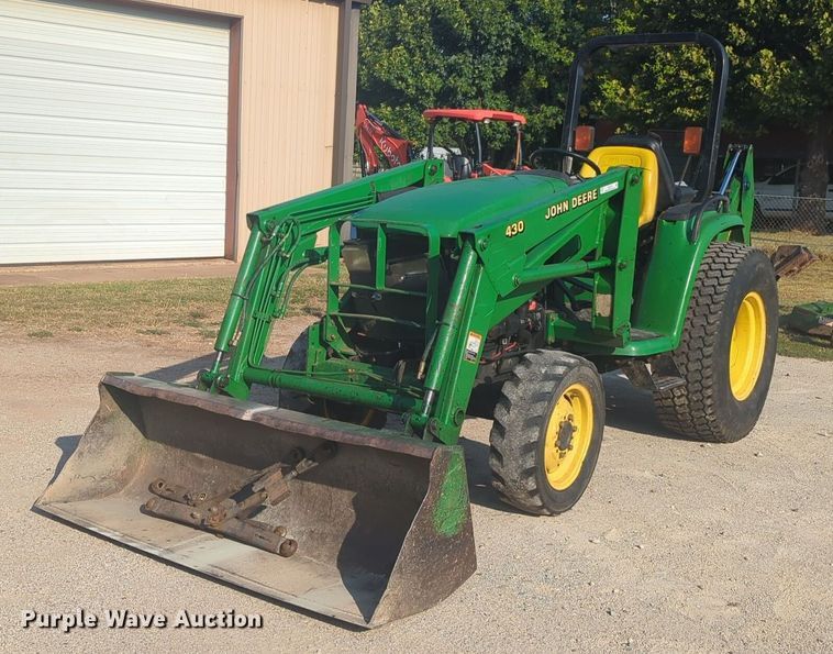 1999 John Deere 4400 MFWD tractor - EQ2187