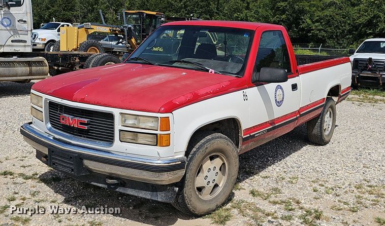 1995 GMC Sierra 1500 pickup truck - NX9100