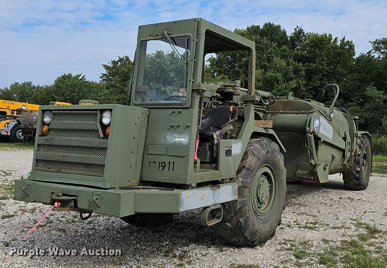 1982 Caterpillar  613B water wagon - NX9111
