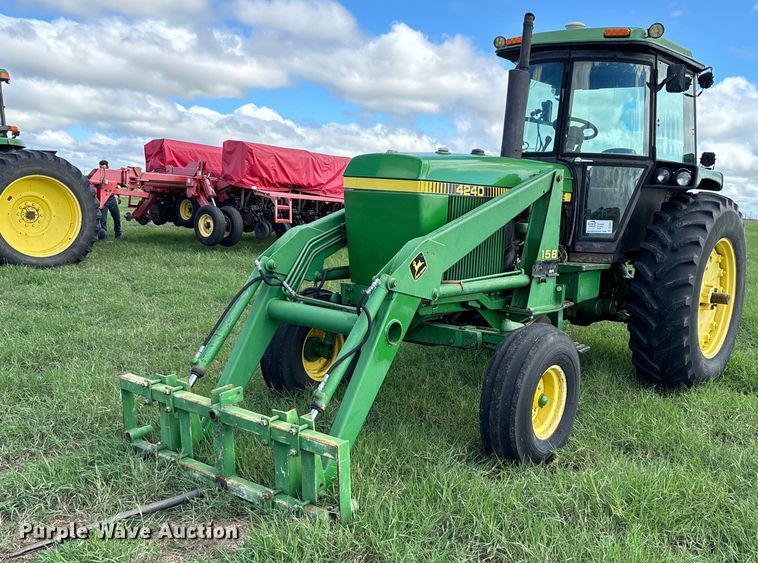 1981 John Deere  4240 tractor - DS2521