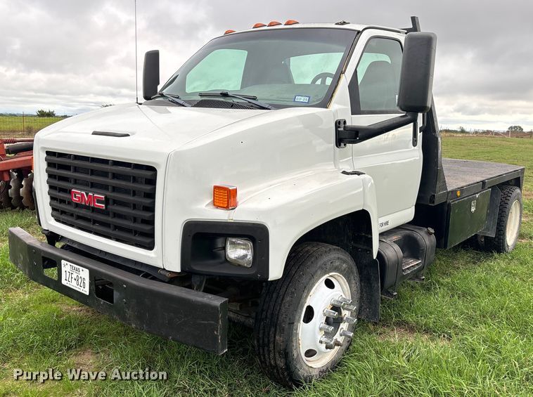 2003 GMC C6C042 flatbed truck - DS2524