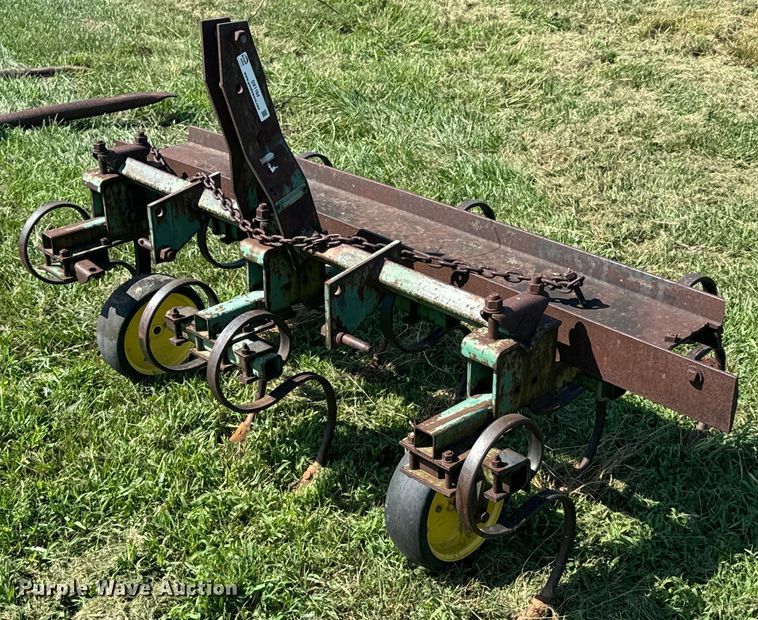 John Deere ER019 field cultivator - DX1164