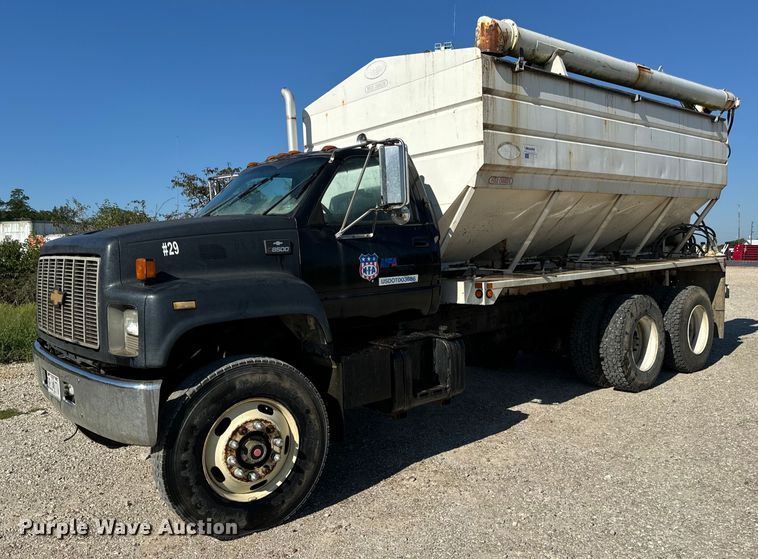 2000 Chevrolet C8500 fertilizer delivery truck - EH7010