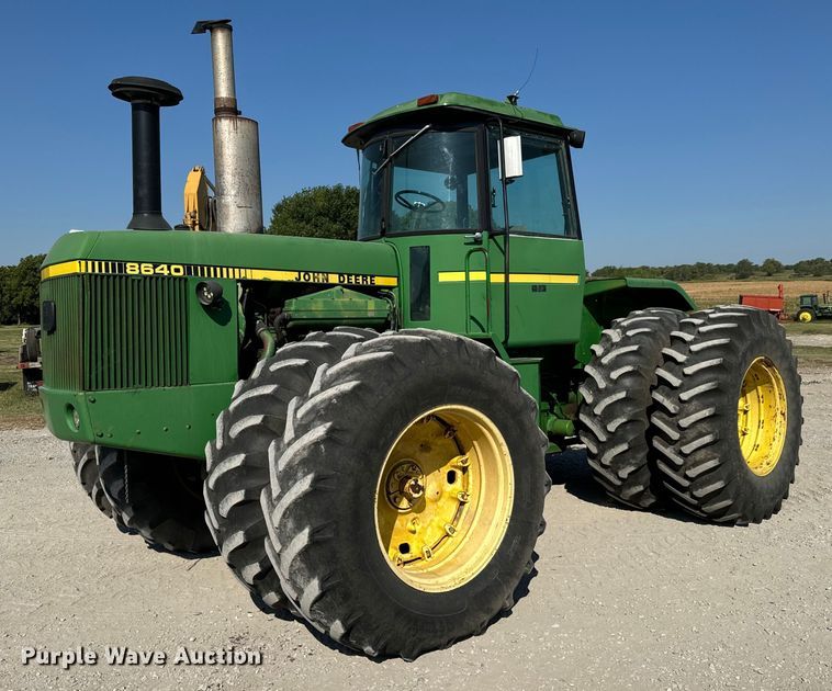 1981 John Deere  8640 4WD tractor - MV9092