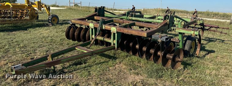 John Deere 1710A disk ripper - OE9236