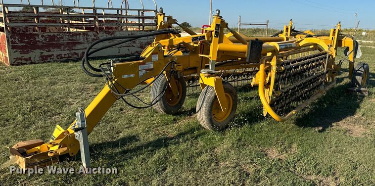 2008 Vermeer R2300 hay rake - OE9237