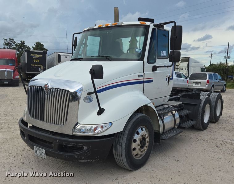 2014 International TranStar 8600 semi truck - DT5250