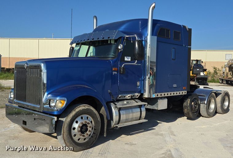 2007 International  9900i SFA 6x4 semi truck - DT5263