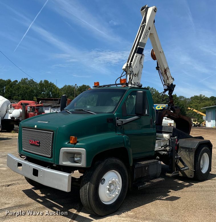 2004 GMC 7500 grapple crane truck - EE7562