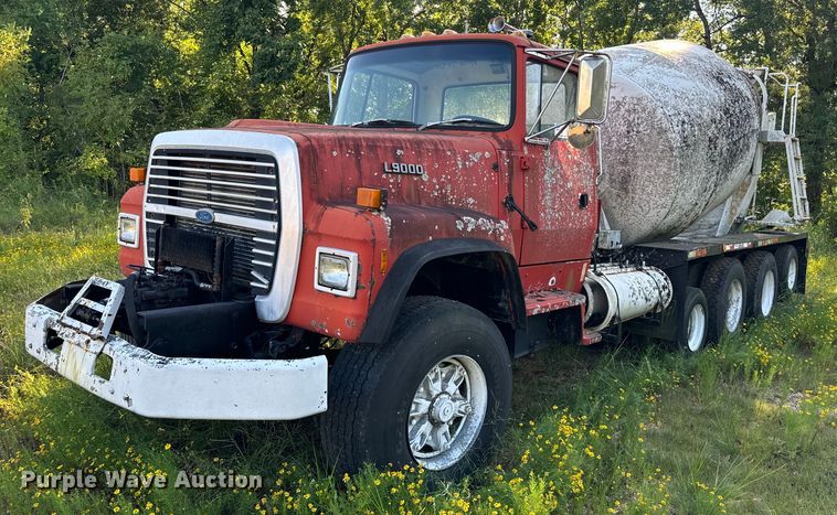 1994 Ford L9000 ready mix truck - EE7574
