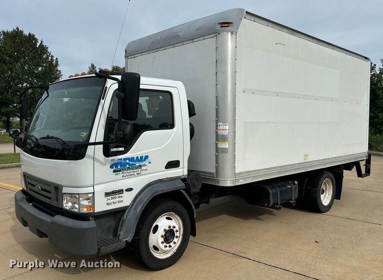 2007 Ford LCF 450 Box truck - EH7004