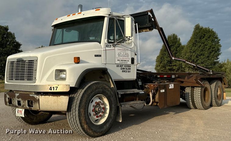 2000 Freightliner FL80 roll-off container truck - MV9169