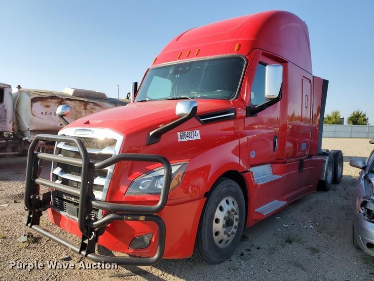 2022 Freightliner  Cascadia  semi truck - OD9565