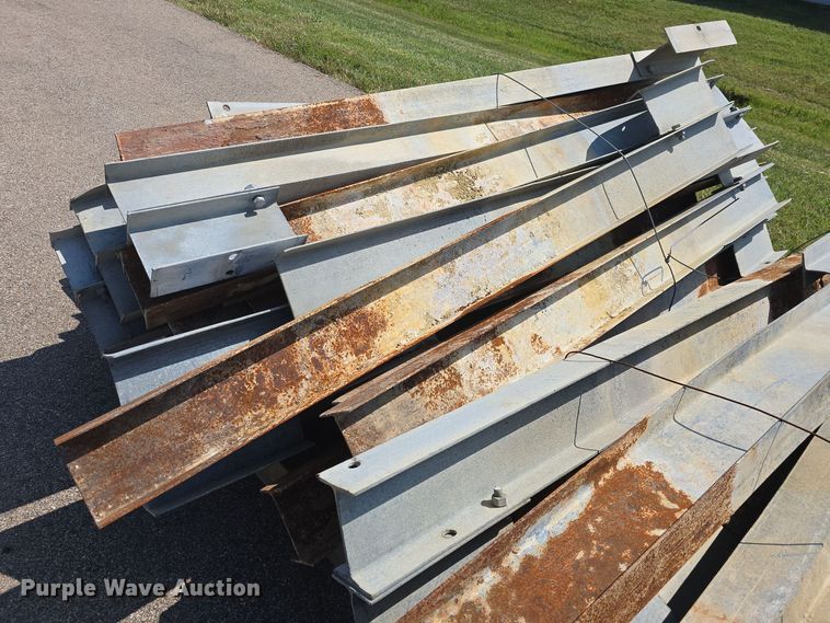 (25) guard rail posts - EK2018