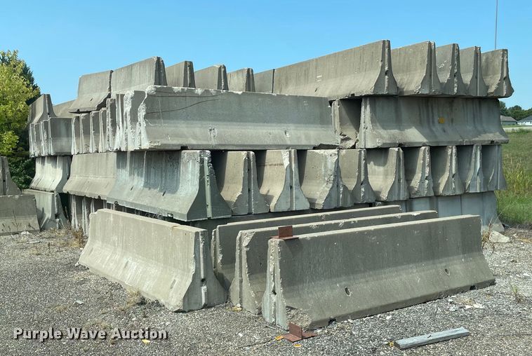  (10) concrete barriers - EK2027