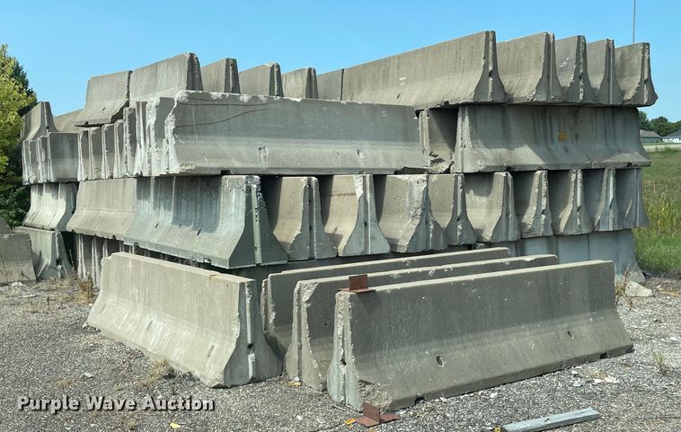  (10) concrete barriers - EK2028