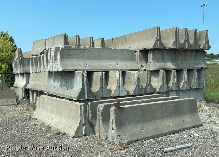  (10) concrete barriers - EK2030