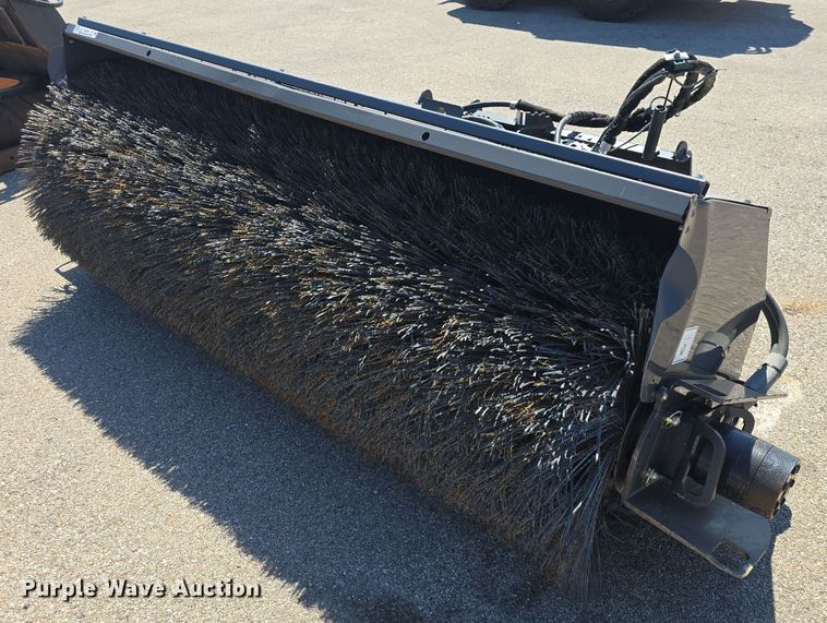 2015 Case  skid steer broom - EK6451