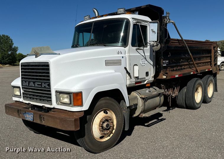 1996 Mack CH613 dump truck - EG9868
