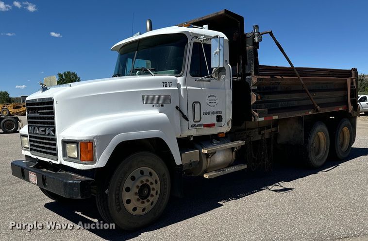 1999 Mack CH613 dump truck - LW9803