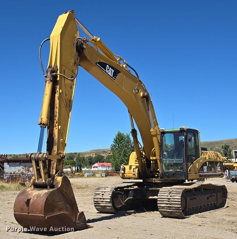 2005 Caterpillar 330C excavator - LW9807