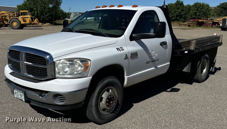 2007 Dodge Ram 3500 flatbed pickup truck - LW9813