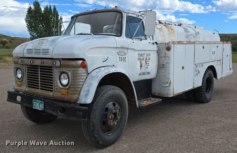 1965 Ford fuel truck - LW9854