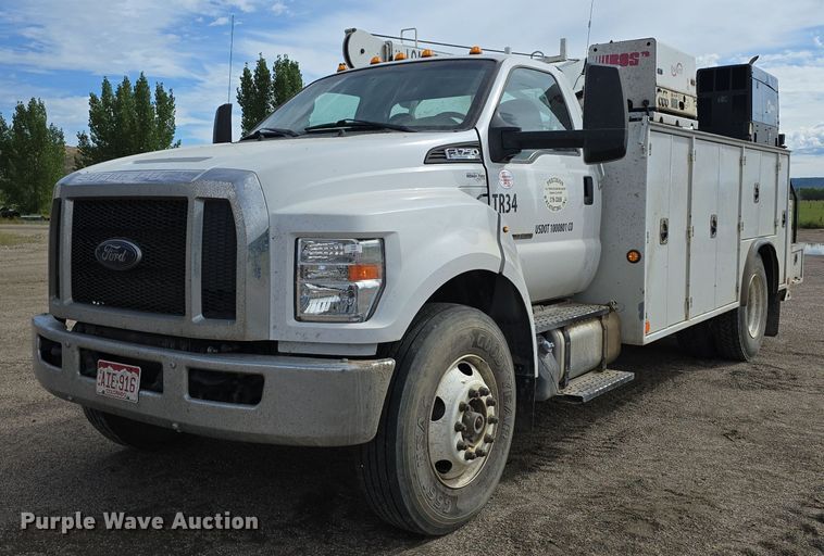 2017 Ford F750 Super Duty utility / service truck - LW9880