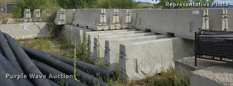 (20) concrete barriers - ZA0486