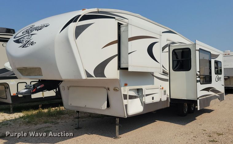 2014 Keystone Cougar X-Lite camper - DN3521