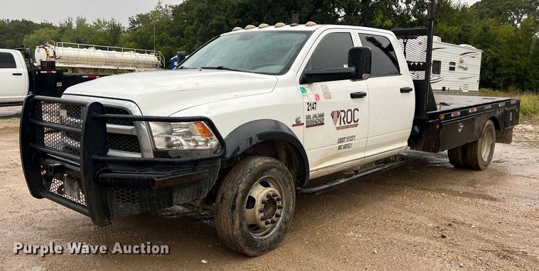 2014 Dodge Ram 5500HD Crew Cab flatbed truck - DO2495
