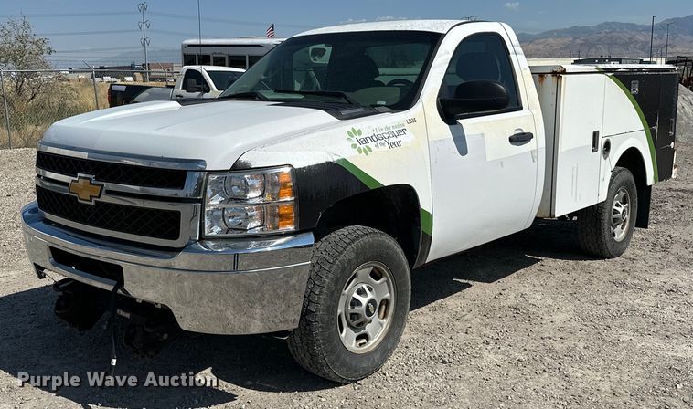 2013 Chevrolet Silverado 2500HD utility bed pickup truck - DP3341