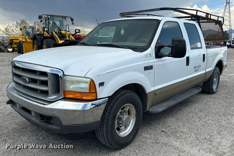 2001 Ford F250 Super Duty Crew Cab pickup truck - DP3354