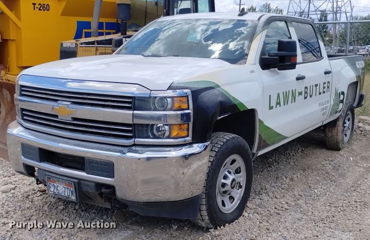 2015 Chevrolet Silverado 2500HD Crew Cab pickup truck - DP3360