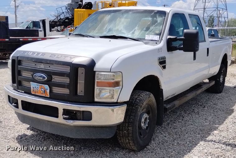 2008 Ford F350 Crew Cab pickup truck - DP3361