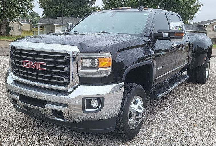 2015 GMC Sierra 3500HD  Crew Cab pickup truck - DQ3660