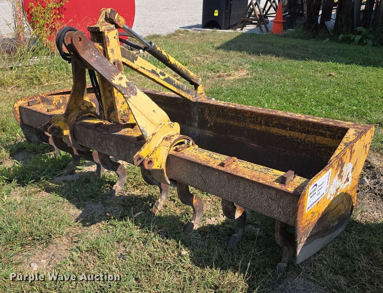 (2) pieces of ag equipment - DS4797