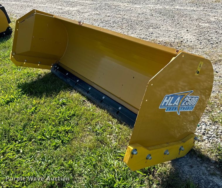 HLA 2500 skid steer snow pusher  - DV5889
