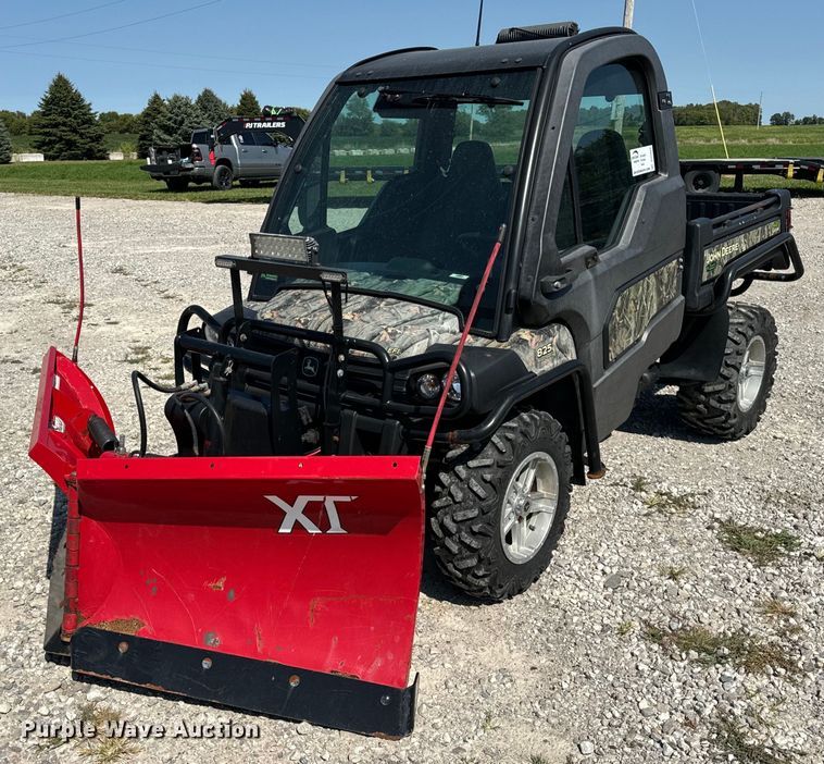 2016 John Deere  825i utility vehicle - DV5904