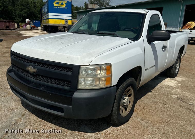 2007 Chevrolet Silverado 1500 pickup truck - EE7579
