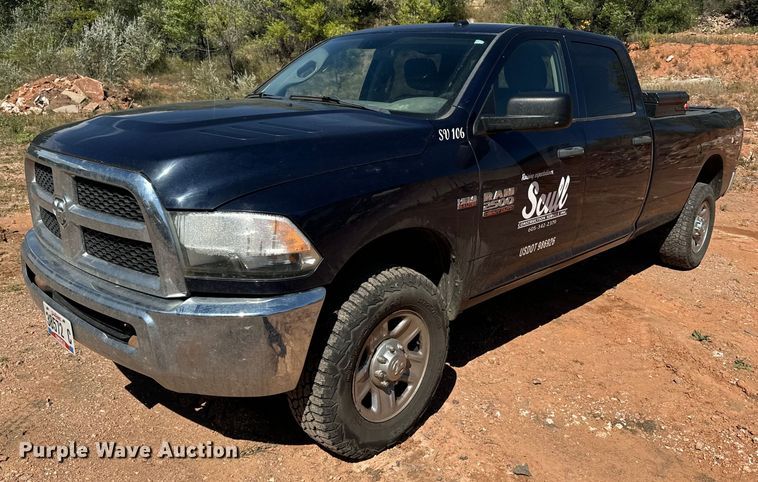 2014 Dodge Ram 2500 Crew Cab pickup truck - EE7702
