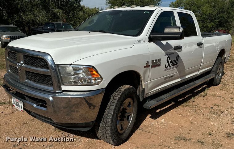 2015 Dodge Ram 3500 Crew Cab pickup truck - EE7708
