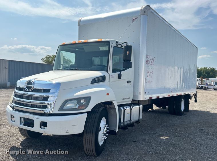 2015 Hino 268 box truck - EG1035