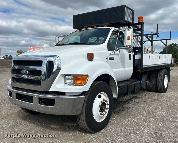 2008 Ford F750 Super Duty  flatbed truck - EG1057