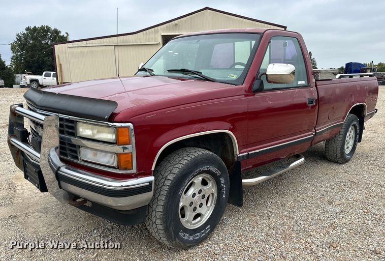 1990 Chevrolet  K1500 pickup truck - EH7027