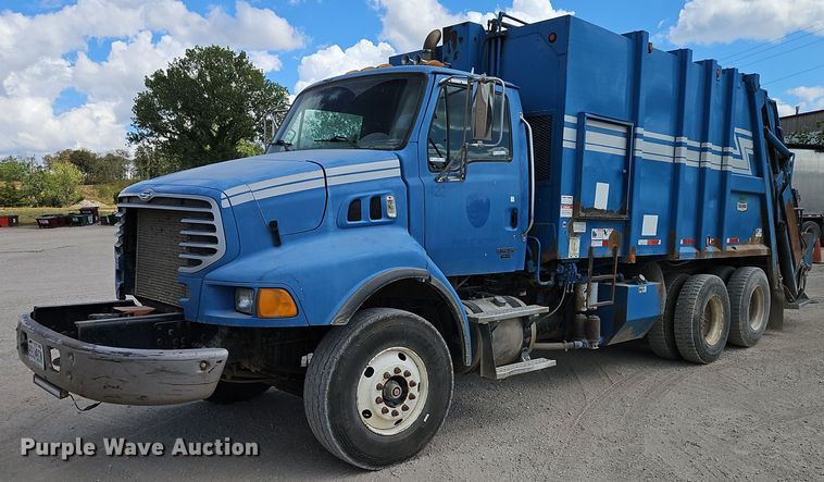 2006 Sterling  L9500 refuse truck - EI8380