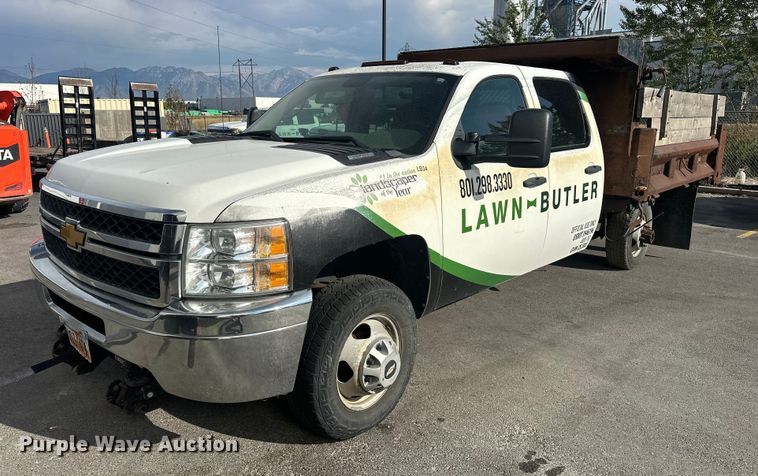 2013 Chevrolet  Silverado 3500 Crew Cab dump bed pickup truck - EJ8977
