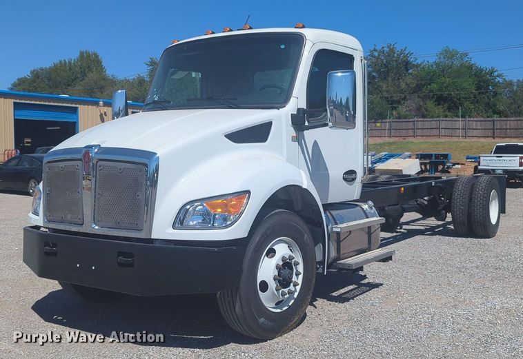 2024 Kenworth T280 truck cab and chassis - EQ2023